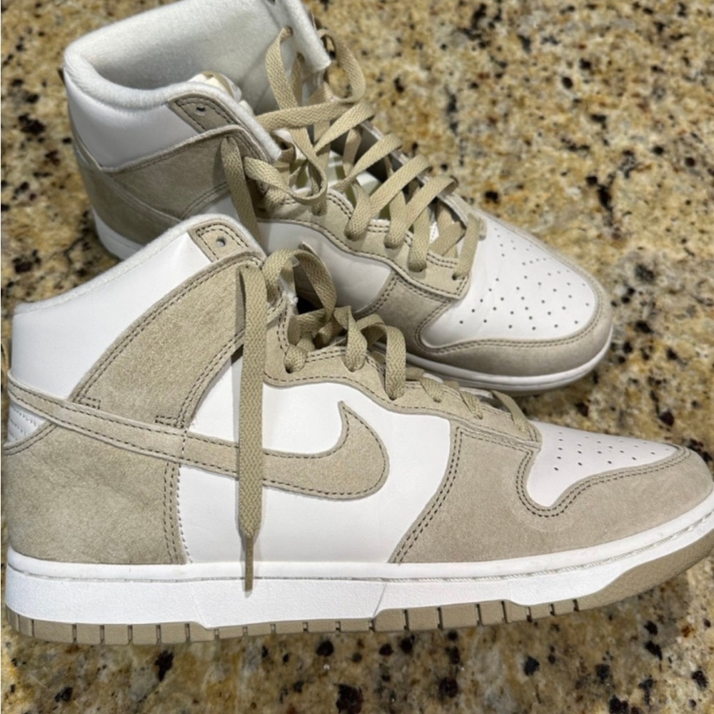 Nike Dunk High tan suede white